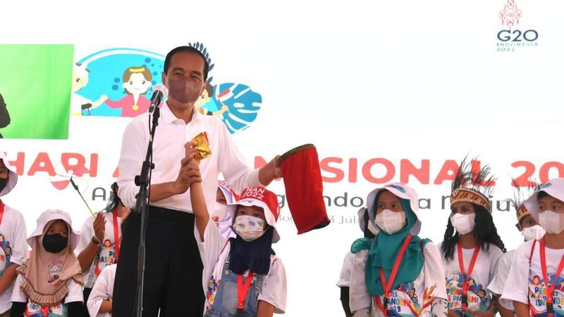 Presiden Joko Widodo menghadiri acara peringatan Hari Anak Nasional yang digelar di Kebun Raya Bogor, Jawa Barat, pada Sabtu, 23 Juli 2022. (Rusman - Biro Pers Sekretariat Presiden)