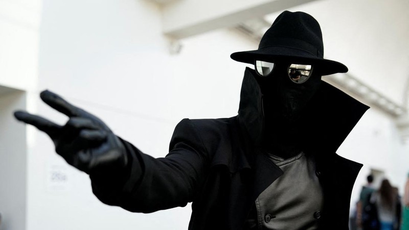 Performers cosplay as characters from the Netflix animated series Farzar to promote the show, outside Comic-Con International in San Diego, California, U.S., July 22, 2022. REUTERS/Bing Guan