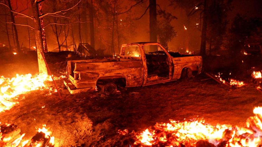 The Oak Fire burns in Darrah in Mariposa County, California, U.S. July 22, 2022. REUTERS/David Swanson TPX IMAGES OF THE DAY