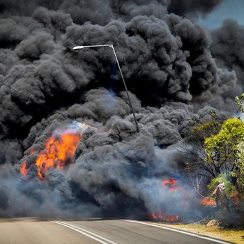 Penampakan 'Neraka' di Yunani, Langit Diliputi Awan Hitam
