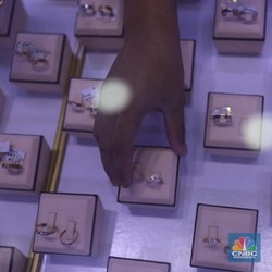 Masih Takut Resesi? Investasi Ini Bisa Kasih Cuan Gede