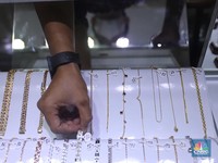 Kemarin Naik, Harga Emas Hari Ini Turun Lagi