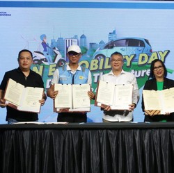 Gandeng 14 Produsen Mobil Listrik & Grab, Ini Misi PLN