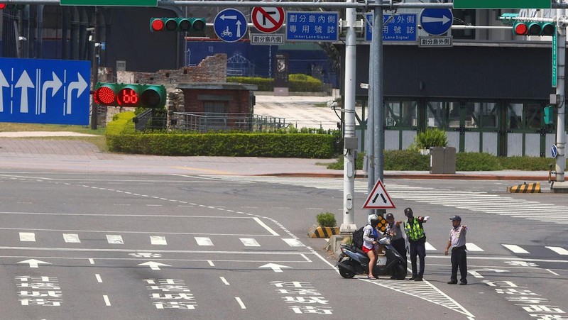 Taiwan menggelar simulasi perang terutama serangan udara sebagai antisipasi menghadapi ancaman China. (AFP via Getty Images/SAM YEH)