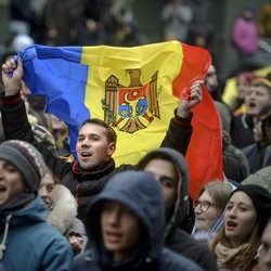 Tetangga Rusia Berlakukan Keadaan Darurat, Senjata Putin Ancam Negara