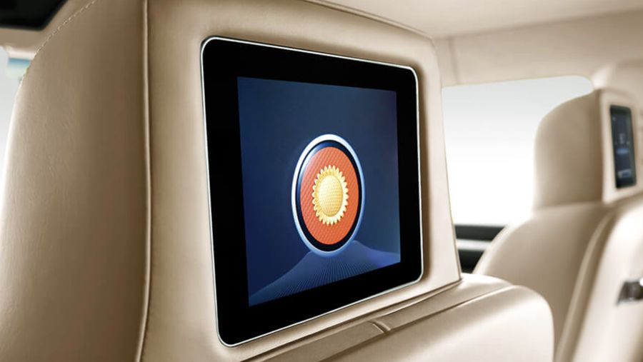 Presiden Jokowi menggunakan mobil Limousine Hongqi L5 di Beijing (Tangkapan layar)