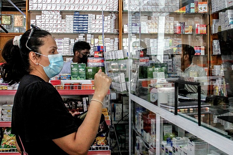 Petugas kesehatan demo karena kekurangan obat-obatan di Kolombo, Sri Lanka (AFP via Getty Images/ISHARA S. KODIKARA)