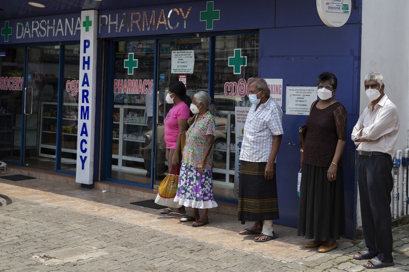 Petugas kesehatan demo karena kekurangan obat-obatan di Kolombo, Sri Lanka (AFP via Getty Images/ISHARA S. KODIKARA)