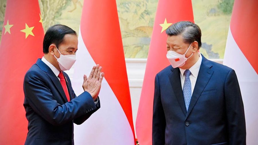 Presiden Jokowi melakukan pertemuan bilateral dengan Presiden Republik Rakyat Tiongkok (RRT) Xi Jinping di Villa 14, Diaoyutai State Guesthouse, Beijing, Selasa sore, 26 Juli 2022. Presiden Jokowi disambut oleh Presiden Xi dan keduanya langsung melakukan foto bersama. Setelahnya kedua pemimpin negara bersama-sama menuju ruang pertemuan. (Dok: Biro Pers Sekretariat Presiden) Presiden Jokowi melakukan pertemuan bilateral dengan Presiden Republik Rakyat Tiongkok (RRT) Xi Jinping di Villa 14, Diaoyutai State Guesthouse, Beijing, Selasa sore, 26 Juli 2022. Presiden Jokowi disambut oleh Presiden Xi dan keduanya langsung melakukan foto bersama. Setelahnya kedua pemimpin negara bersama-sama menuju ruang pertemuan. (Dok: Biro Pers Sekretariat Presiden)