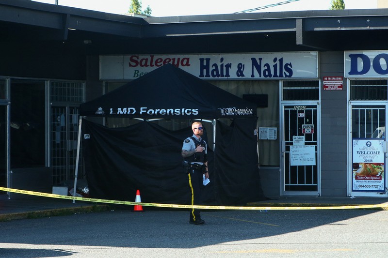 Sedikitnya tiga orang tewas dan dua lainnya luka-luka akibat insiden penembakan massal terjadi di kota dekat Vancouver, Kanada, pada Senin (25/7) waktu setempat. (REUTERS/JESSE WINTER) Sedikitnya tiga orang tewas dan dua lainnya luka-luka akibat insiden penembakan massal terjadi di kota dekat Vancouver, Kanada, pada Senin (25/7) waktu setempat. (REUTERS/JESSE WINTER)