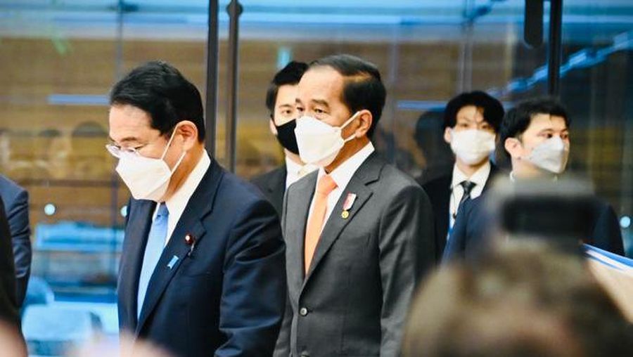 Mengawali agendanya di Tokyo, Rabu pagi, 27 Juli 2022, Presiden Joko Widodo melakukan pertemuan dengan Perdana Menteri (PM) Jepang Kishida Fumio di Kantor PM Jepang. (Dok: Biro Pers Sekretariat Presiden)