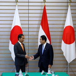 Hasil Pertemuan Jokowi-PM Jepang: Tuna, Pisang hingga LCS