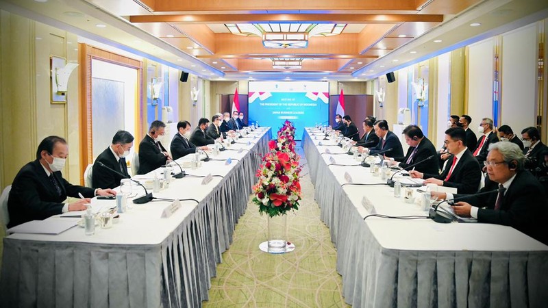 Presiden Joko Widodo bertemu dengan sejumlah CEO perusahaan Jepang di Imperial Hotel, Tokyo, Jepang, pada Rabu, 27 Juli 2022. (Dok: Biro Pers Sekretariat Presiden)