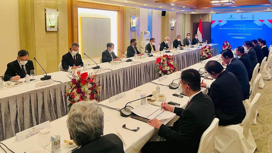 Presiden Joko Widodo bertemu dengan sejumlah CEO perusahaan Jepang di Imperial Hotel, Tokyo, Jepang, pada Rabu, 27 Juli 2022. (Dok: Biro Pers Sekretariat Presiden)