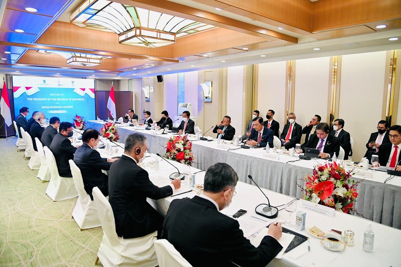 Presiden Joko Widodo bertemu dengan sejumlah CEO perusahaan Jepang di Imperial Hotel, Tokyo, Jepang, pada Rabu, 27 Juli 2022. (Dok: Biro Pers Sekretariat Presiden)