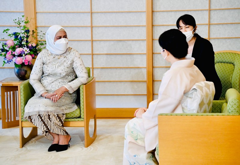 Presiden Joko Widodo dan Ibu Iriana Joko Widodo melakukan kunjungan kehormatan kepada Kaisar Jepang Naruhito dan Permaisuri Masako, di Istana Kekaisaran Jepang, Tokyo, Rabu sore, 27 Juli 2022. (Dok: Biro Pers Sekretariat Presiden)