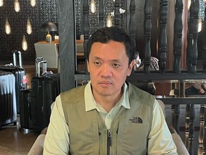 Pimpinan Komisi III Habiburokhman Disapa Calon Menkumham saat Rapat di DPR