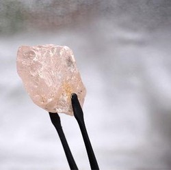 Rezeki Sudah Diatur, Orang Ini Dapat Harta Karun Rp6 M Main di Sungai