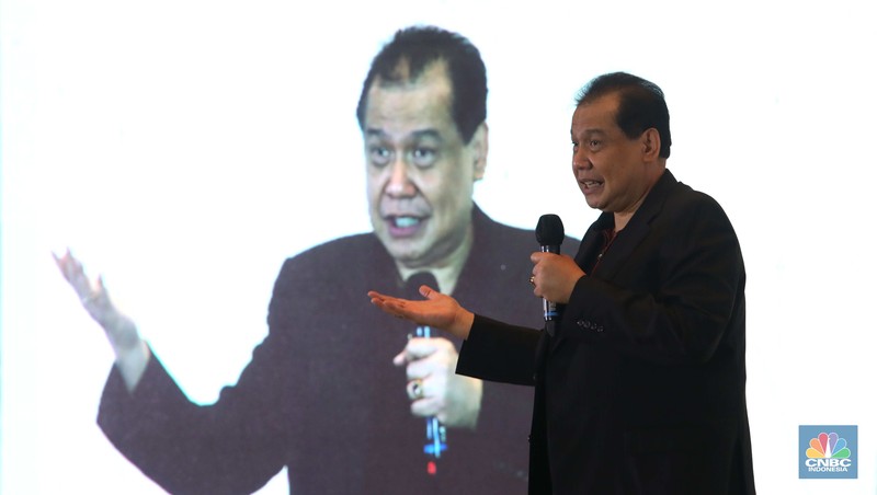 Chairman CT Corp Chairul Tanjung di acara Tanda Syukur 60th si Anak Singkong. Acara itu digelar dalam rangkaian program Tanda Syukur memperingati ulang tahun ke-60 Chairul Tanjung. (CNBC Indonesia/Muhammad Sabki)