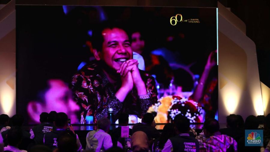 Chairman CT Corp Chairul Tanjung di acara Tanda Syukur 60th si Anak Singkong. Acara itu digelar dalam rangkaian program Tanda Syukur memperingati ulang tahun ke-60 Chairul Tanjung. (CNBC Indonesia/Muhammad Sabki)