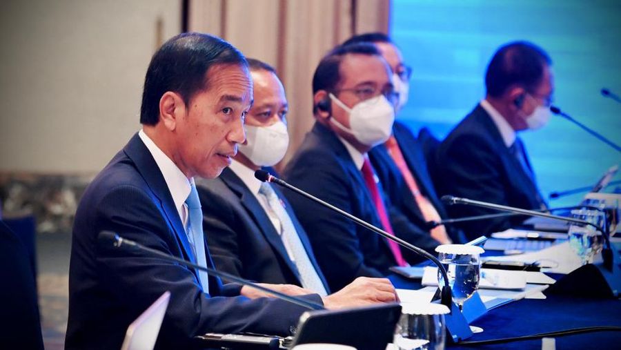 Mengawali kunjungannya di Korea Selatan, Presiden Joko Widodo menghadiri pertemuan dengan CEO perusahaan-perusahaan Korea Selatan di Lotte Hotel, Seoul, pada Kamis pagi, 28 Juli 2022. Dalam pertemuan, para CEO memberikan tanggapan atas iklim investasi di Indonesia yang dinilai sangat kondusif. (Dok: Biro Pers Sekretariat Presiden)