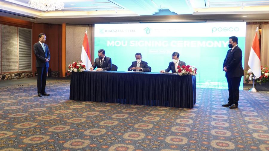 Menteri Investasi/Kepala BKPM menandatangani MoU dengan POSCO dalam kunjungan kerjanya mendampingi Presiden RI Joko Widodo ke Seoul, Korea Selatan (28/7). (Dok: Kementerian Investasi/BKPM)