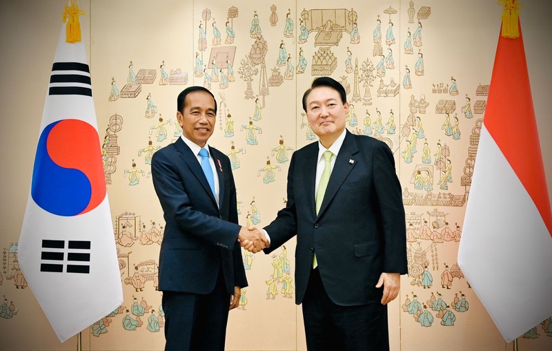 Presiden Joko Widodo melakukan pertemuan dengan Presiden Korea Selatan Yoon Suk-yeol di Kantor Kepresidenan Yongsan, Seoul, Kamis sore, 28 Juli 2022. Presiden Jokowi tiba dan disambut langsung oleh Presiden Yoon. (Dok: Biro Pers Sekretariat Presiden)