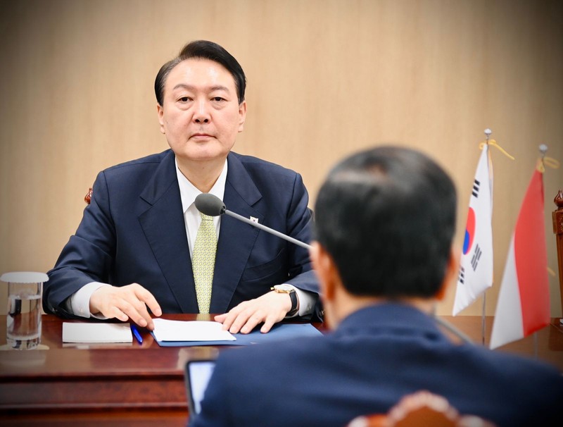 Presiden Joko Widodo melakukan pertemuan dengan Presiden Korea Selatan Yoon Suk-yeol di Kantor Kepresidenan Yongsan, Seoul, Kamis sore, 28 Juli 2022. Presiden Jokowi tiba dan disambut langsung oleh Presiden Yoon. (Dok: Biro Pers Sekretariat Presiden) Presiden Joko Widodo melakukan pertemuan dengan Presiden Korea Selatan Yoon Suk-yeol di Kantor Kepresidenan Yongsan, Seoul, Kamis sore, 28 Juli 2022. Presiden Jokowi tiba dan disambut langsung oleh Presiden Yoon. (Dok: Biro Pers Sekretariat Presiden)