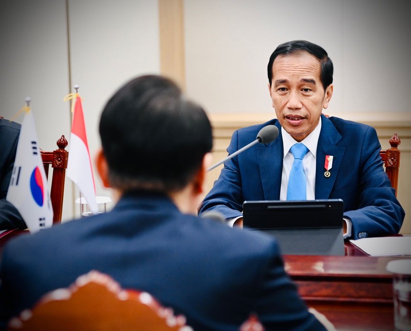 Presiden Joko Widodo melakukan pertemuan dengan Presiden Korea Selatan Yoon Suk-yeol di Kantor Kepresidenan Yongsan, Seoul, Kamis sore, 28 Juli 2022. Presiden Jokowi tiba dan disambut langsung oleh Presiden Yoon. (Dok: Biro Pers Sekretariat Presiden) Presiden Joko Widodo melakukan pertemuan dengan Presiden Korea Selatan Yoon Suk-yeol di Kantor Kepresidenan Yongsan, Seoul, Kamis sore, 28 Juli 2022. Presiden Jokowi tiba dan disambut langsung oleh Presiden Yoon. (Dok: Biro Pers Sekretariat Presiden)