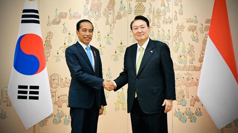 Presiden Joko Widodo melakukan pertemuan dengan Presiden Korea Selatan Yoon Suk-yeol di Kantor Kepresidenan Yongsan, Seoul, Kamis sore, 28 Juli 2022. Presiden Jokowi tiba dan disambut langsung oleh Presiden Yoon. (Dok: Biro Pers Sekretariat Presiden)