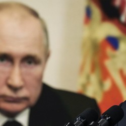 AS Jatuhkan 'Bom' Terbesar ke Rusia, Sasar Mesin Uang Putin