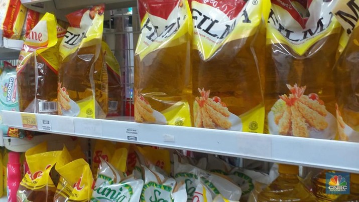 minyak goreng harga minyak goreng turun di alfamart dan indomaret