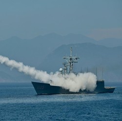 Awas Perang Masuk Asia, China 'Tembak-Menembak' Dekat Taiwan