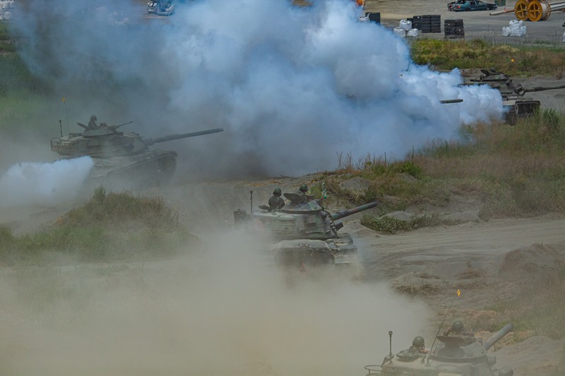 Pasukan militer China menggelar latihan menembak di perairan Taiwan pada Sabtu (30/7) di lepas pulau Pingtan di Provinsi Fujian. (AFP/SAM YEH) Pasukan militer China menggelar latihan menembak di perairan Taiwan pada Sabtu (30/7) di lepas pulau Pingtan di Provinsi Fujian. (AFP/SAM YEH)