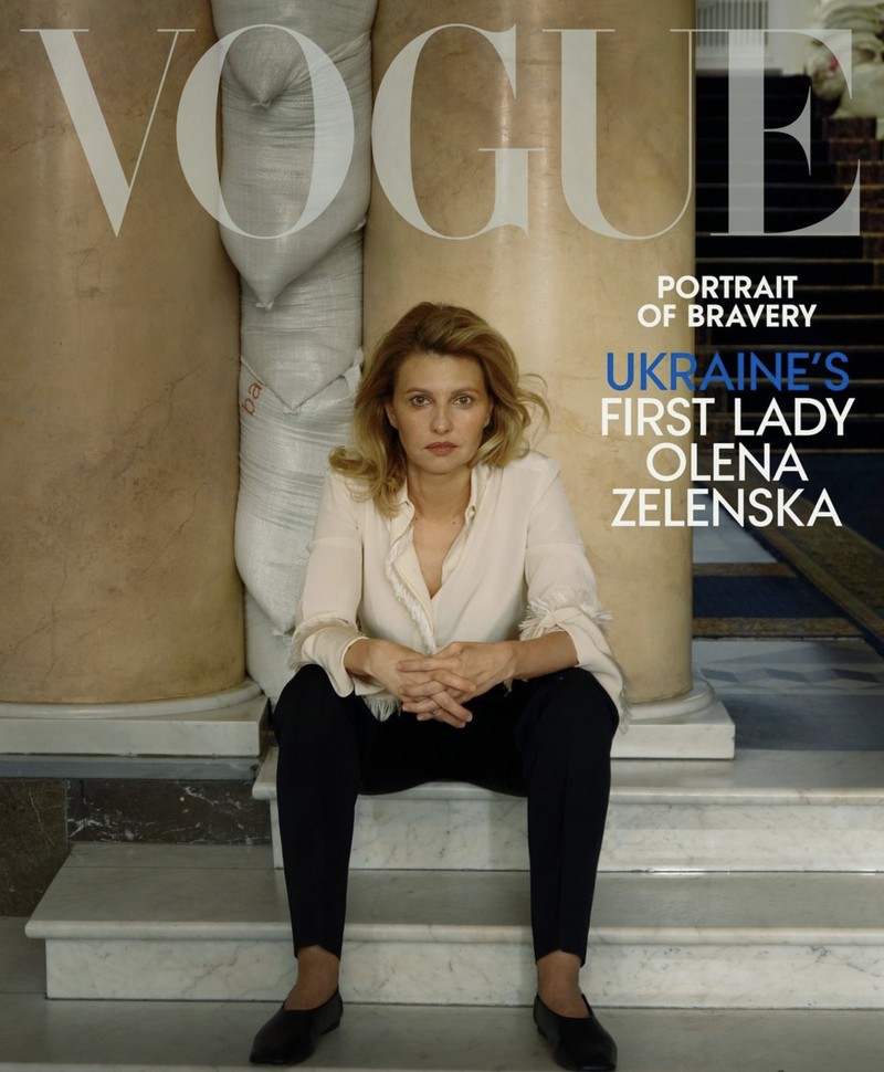 Presiden Ukraina Volodymyr Zelenskyy dan istrinya Olena Zelenska di sampul Vogue. (Tangkapan layar Instagram @voguemagazine) Presiden Ukraina Volodymyr Zelenskyy dan istrinya Olena Zelenska di sampul Vogue. (Tangkapan layar Instagram @voguemagazine)