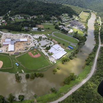 25 Orang Meninggal, Begini Penampakan Banjir di Kentucky AS