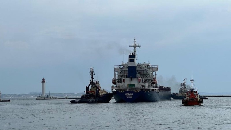 The Sierra Leone-flagged ship Razoni leaves the sea port in Odesa after restarting grain export, amid Russia's attack on Ukraine, Ukraine August 1, 2022. REUTERS/Serhii Smolientsev