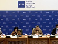 Kebijakan Sri Mulyani, BI, OJK & LPS Bisa Tahan Rupiah Anjlok