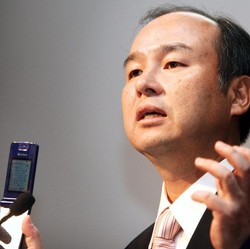 Softbank Rajin Buang Saham GOTO, Ini Orang di Baliknya