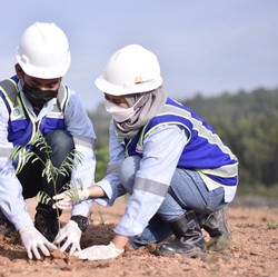 Kinerja Oke, PTBA Sabet Penghargaan Saham Terbaik 2022