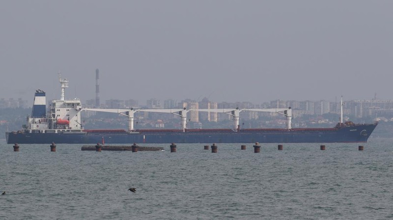 The Sierra Leone-flagged ship Razoni leaves the sea port in Odesa after restarting grain export, amid Russia's attack on Ukraine, Ukraine August 1, 2022. REUTERS/Serhii Smolientsev