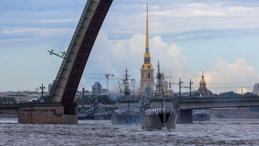 Russian multiple rocket launch systems fire during a parade marking Navy Day in Baltiysk in the Kaliningrad region, Russia July 31, 2022. REUTERS/Vitaly Nevar