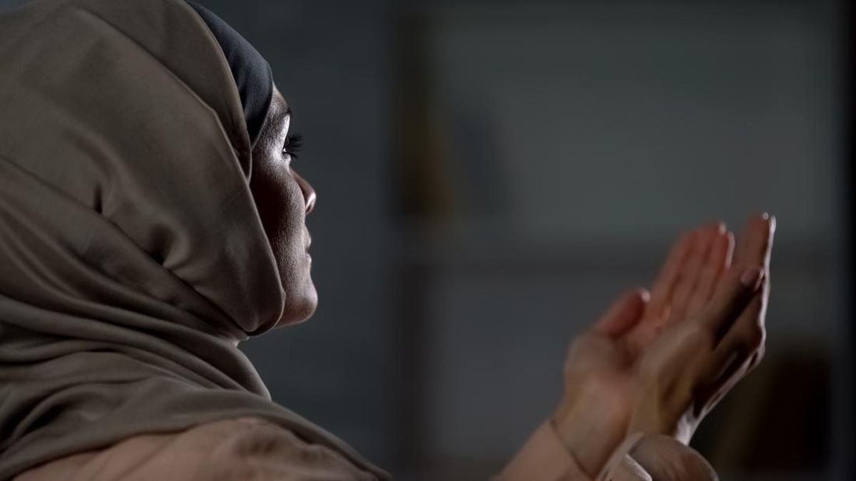 Niat Mandi Nifas Setelah Melahirkan: Bacaan Arab, Latin, Arti, dan Tata Caranya