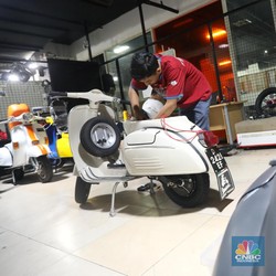 Anti Ngebul, Motor Vespa Kini Diubah Jadi Kendaraan Listrik