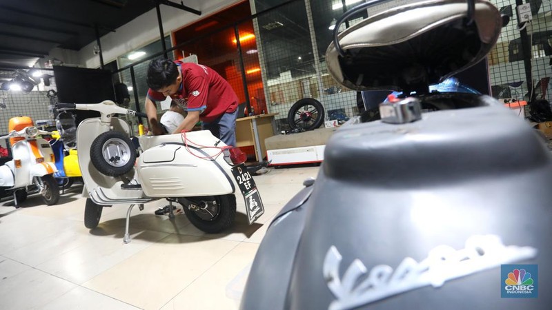 Motor Vespa Diubah Jadi Vespa Listrik (CNBC Indonesia/Andrean Kristianto)