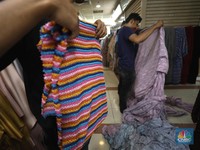 Banjir Baju Impor Hantam RI, Pengusaha Ngomel-Ngomel