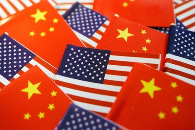USA-CHINA/TAIWAN Flags of U.S. and China are seen in this illustration picture taken August 2, 2022. REUTERS/Florence Lo/Illustration