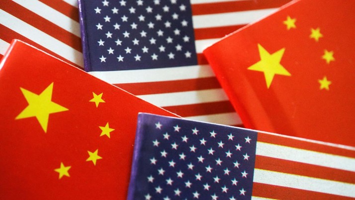 Flags of U.S. and China are seen in this illustration picture taken August 2, 2022. REUTERS/Florence Lo/Illustration