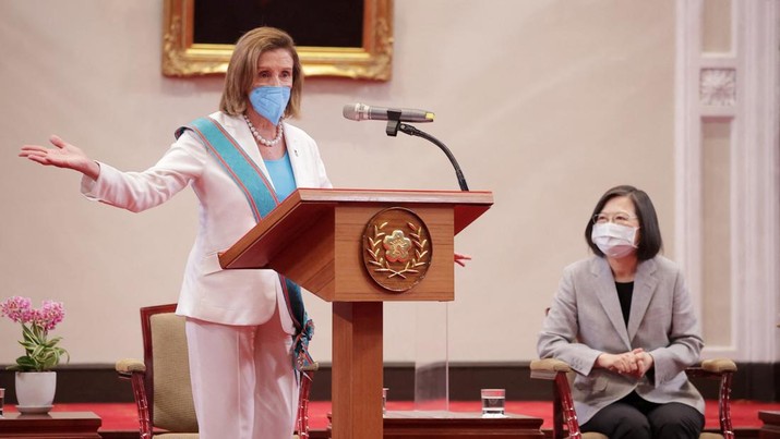 U.S. House of Representatives Speaker Nancy Pelosi speaks at a meeting with Taiwan President Tsai Ing-wen at the presidential office in Taipei, Taiwan August 3, 2022. Taiwan Presidential Office/Handout via REUTERS  ATTENTION EDITORS - THIS IMAGE WAS PROVIDED BY A THIRD PARTY. NO RESALES. NO ARCHIVES.