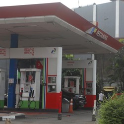 Tertarik Buka SPBU Pertamina-Shell-AKR? Siapkan Duit Segini